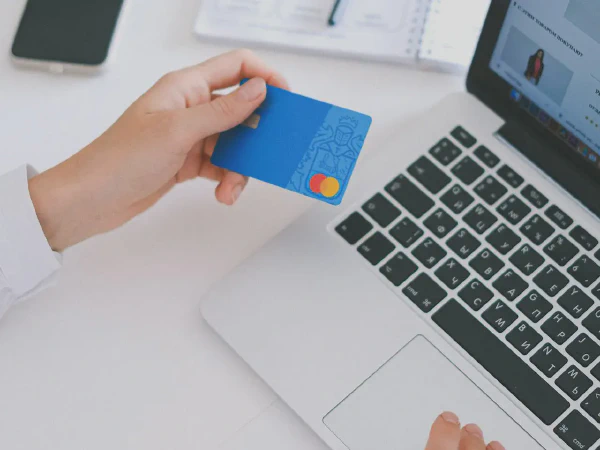 Retail & E-Commerce