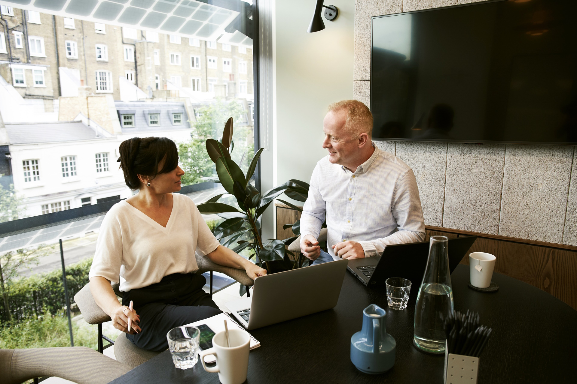 two people in an executive coaching session